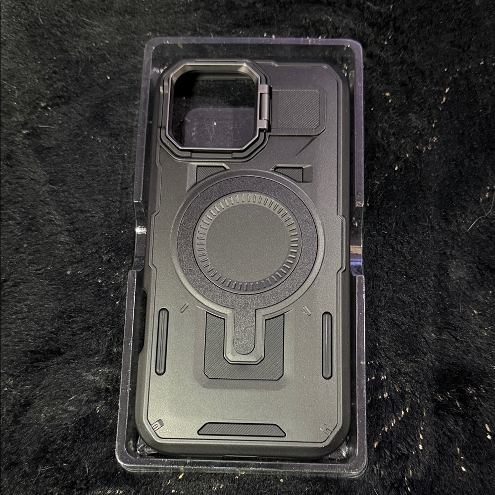 iPhone 16 Pro Max black phone case NWT